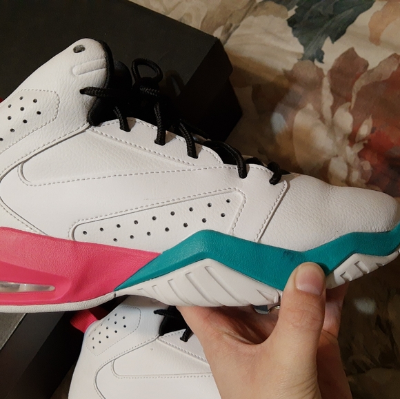 COPY - HOST PICK Jordan Lift Off South Beach - Picture 14 of 14